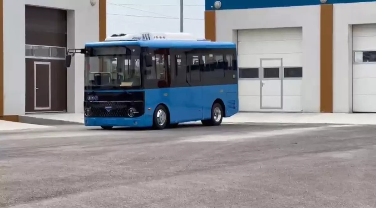 În Flămânzi, Primăria a cumpărat autobuze electrice pe care vrea să le folosească pentru a merge într-un sat fără electricitate