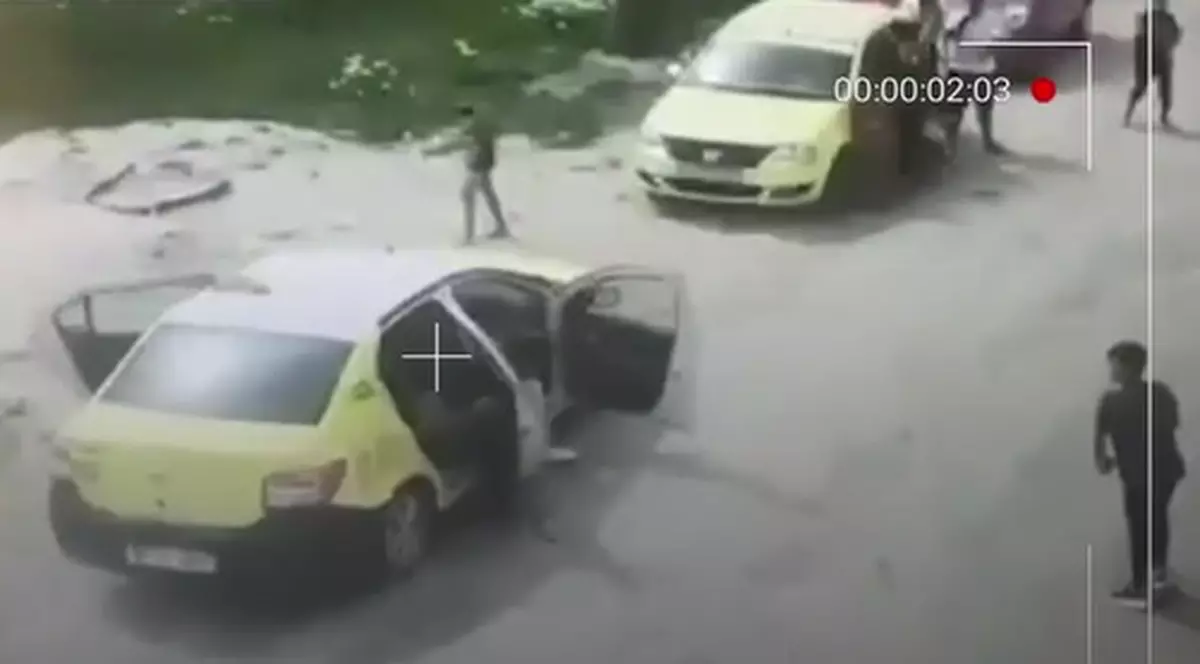 Doi tineri au fost sechestrați și duși într-un sat din Ilfov, unde au fost bătuți crunt. De la ce a pornit totul