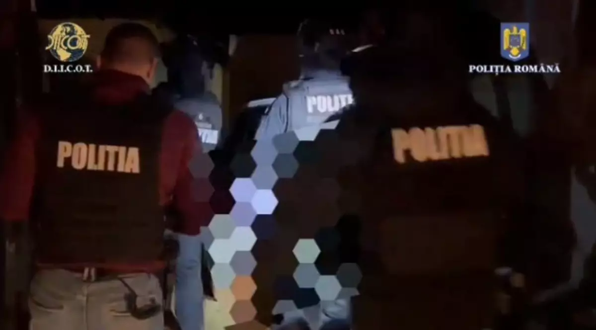 Trei suspecți într-un dosar de pornografie infantilă, audiați la Caraș-Severin: au publicat pe net imagini cu copii în ipostaze sexuale