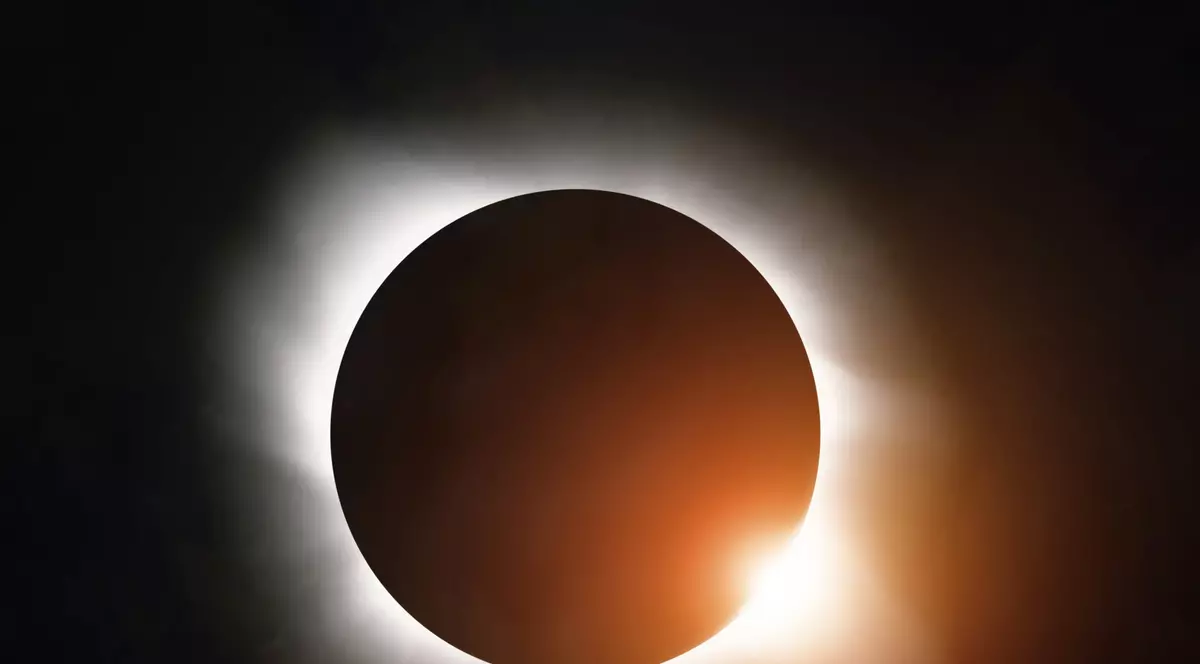 Eclipsa de soare din 8 aprilie