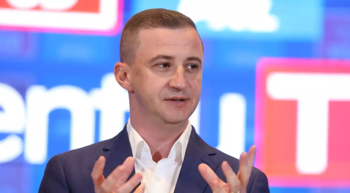 Alfred Simonis îi cere lui Piedone „să se gândească” la „un exit” din cursa pentru Primăria Capitalei