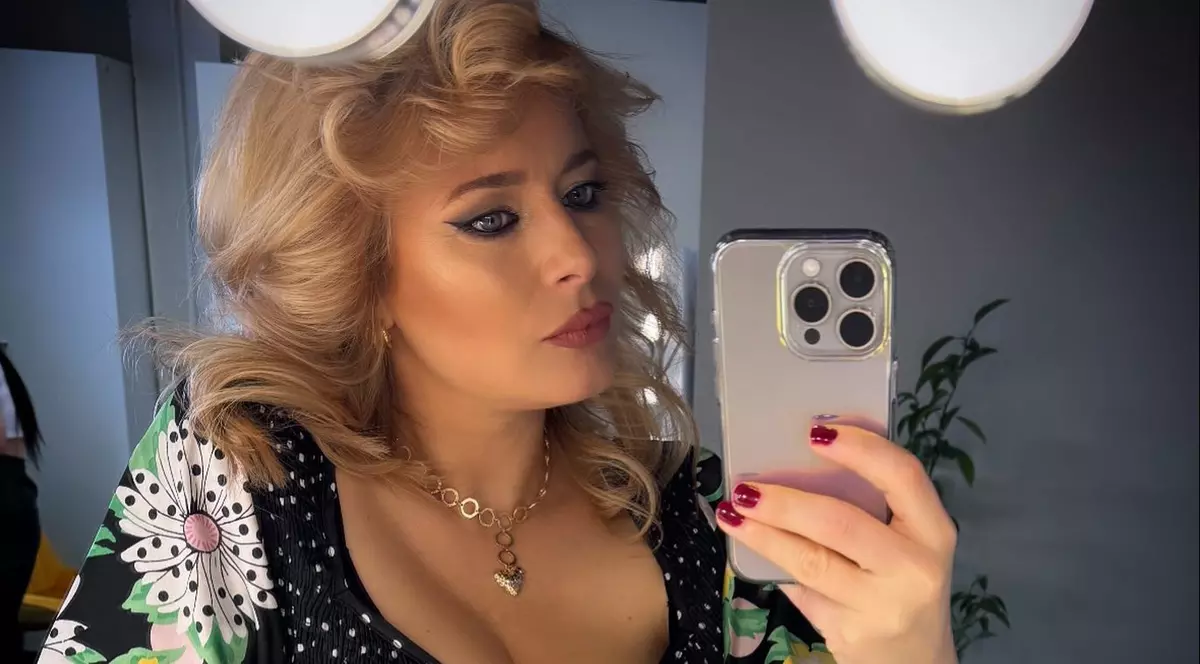 Laura Cosoi - rochie 50 lei