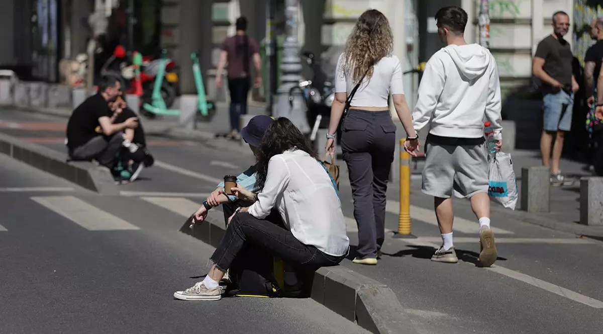 Strada Zece Mese din sectorul 2 intră în acest weekend în programul „Străzi deschise”. Calea Victoriei, spaţiu de recreere şi plimbări