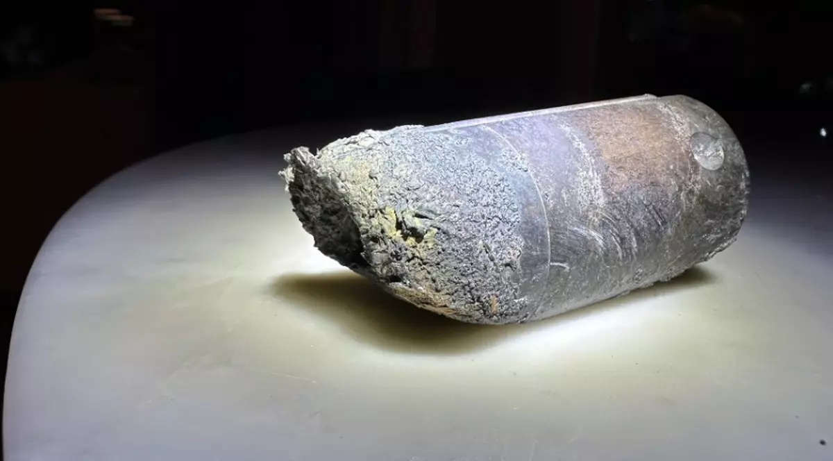 Un bărbat din Florida s-a trezit cu acoperișul găurit de un obiect căzut din spațiu. Precizările NASA