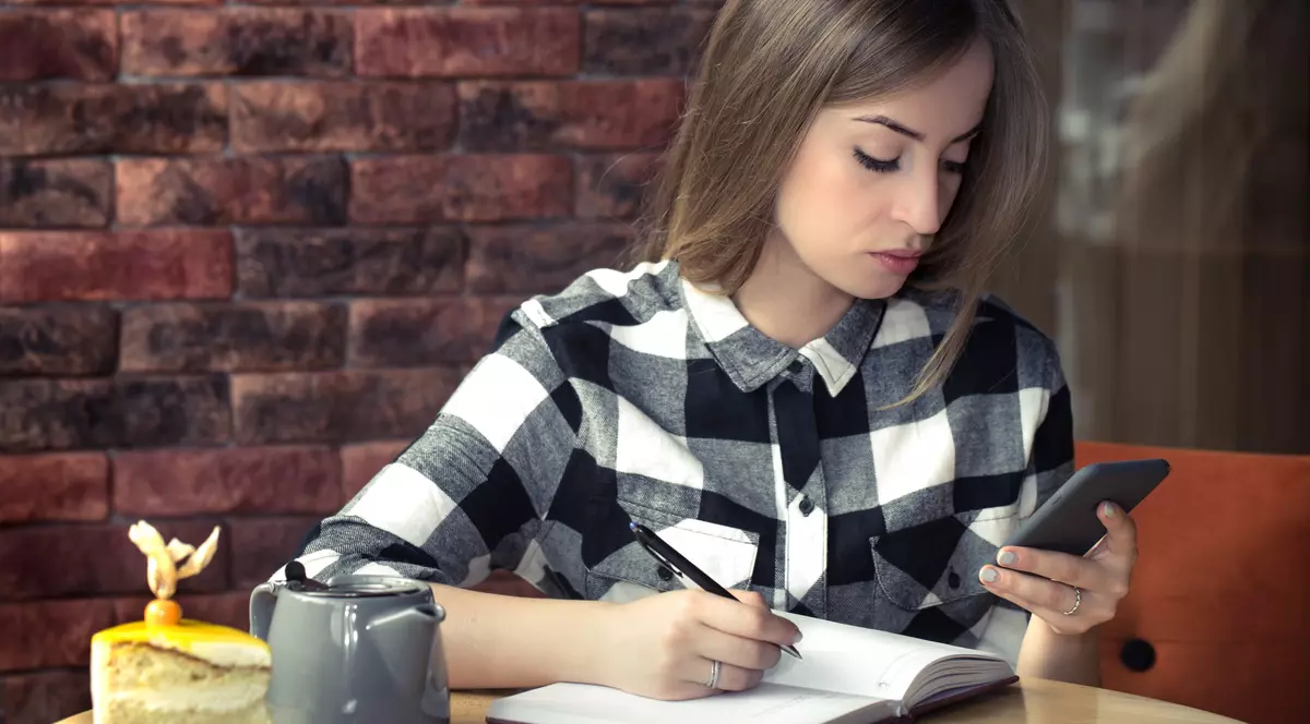 Petec sau petic- cum se scrie corect?