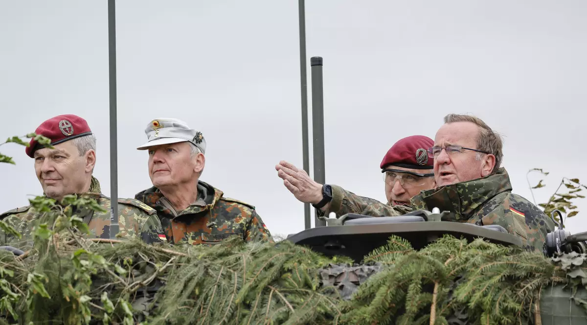 Germania își modernizează armata, pentru a o face mai eficientă și pregătită „de război” în fața amenințării reprezentate de Rusia