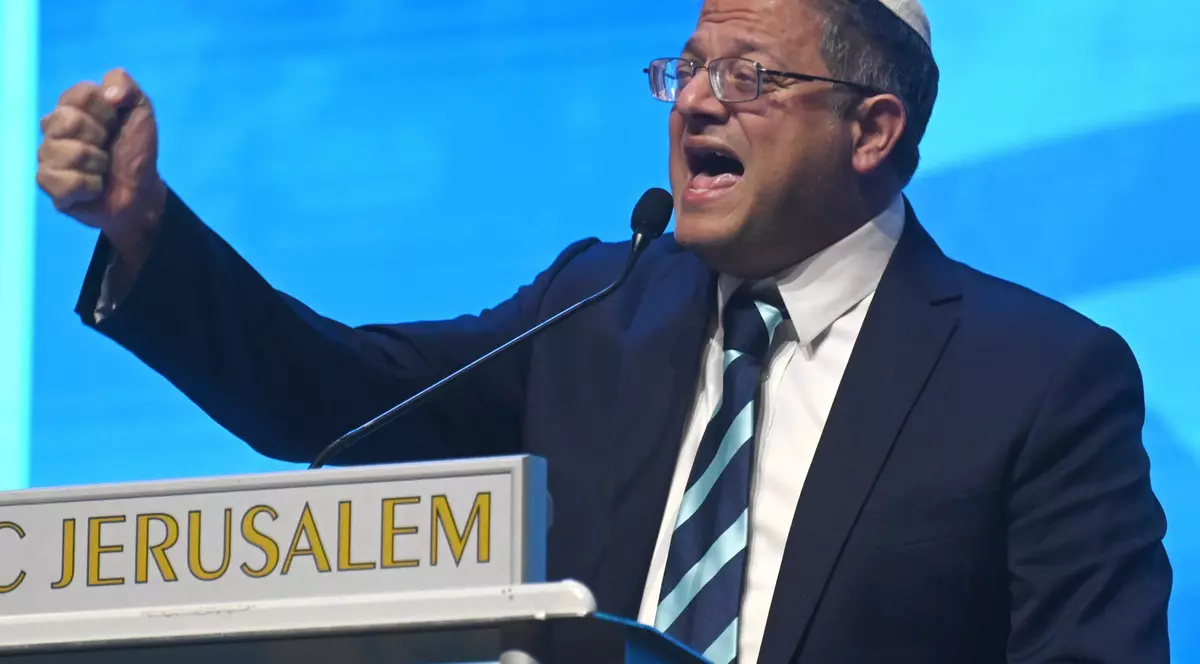 Avalanșă de critici, după ce un ministru al lui Netanyahu a sugerat, cu o înjurătură, că Israelul a efectuat atacul din Iran: „Piromanul naţional”