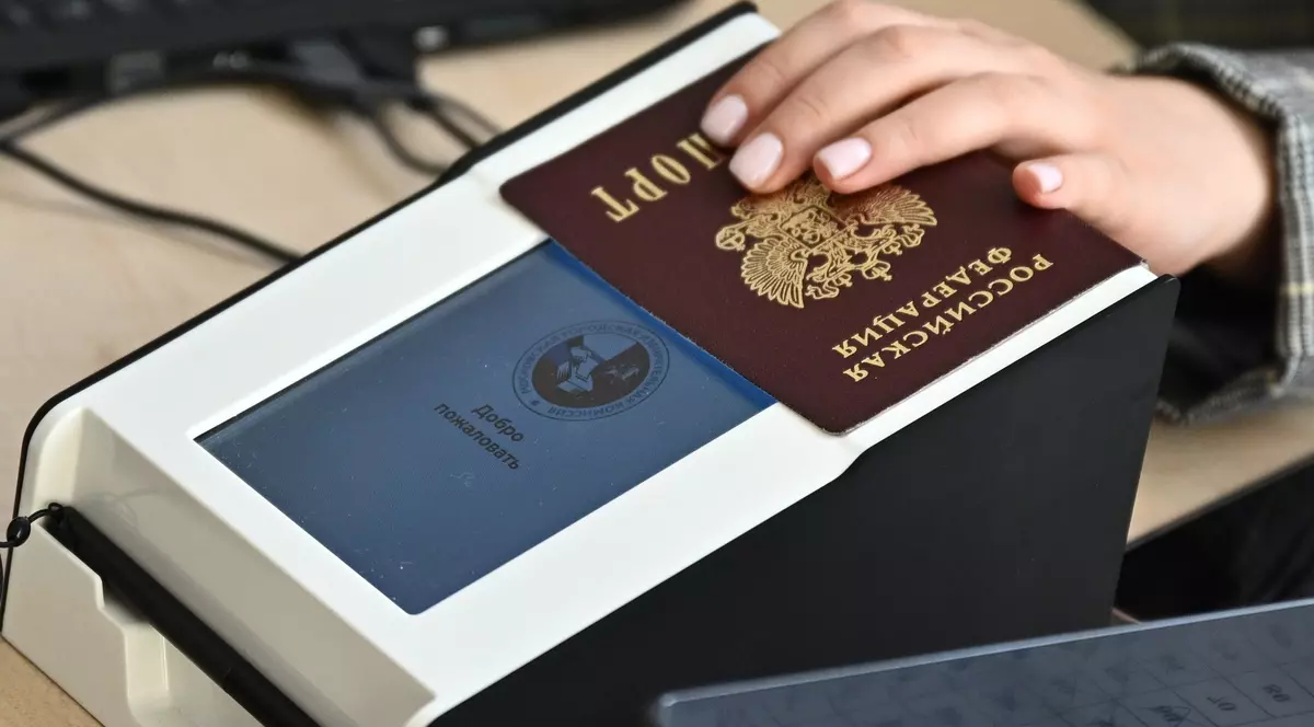 Rusia a înăsprit regulile de deplasare în străinătate pentru oficiali, de teamă că vor divulga secrete de stat. „Nu poți merge nicăieri, nici măcar în Belarus"