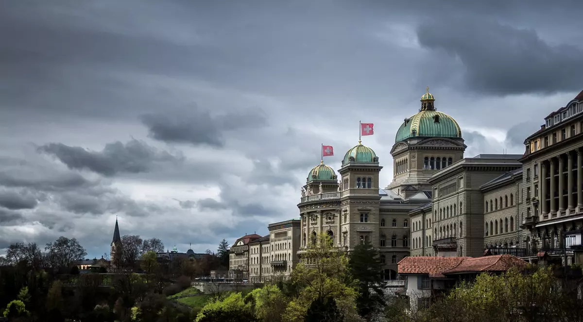 Parlamentul Elveției a votat interzicerea afișării svasticii, în încercarea de a elimina simbolurile extremiste pe fondul creșterii antisemitismului