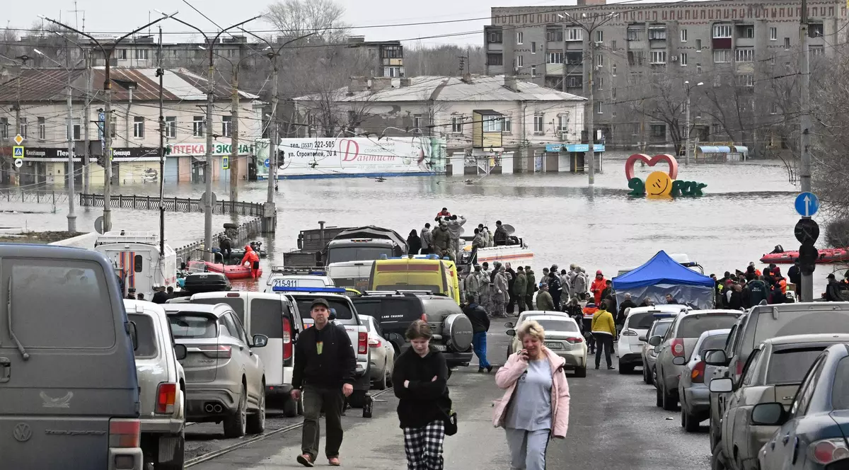 Cele mai grave inundaţii din ultimele decenii în Rusia şi Kazahstan. Zeci de mii de persoane, evacuate
