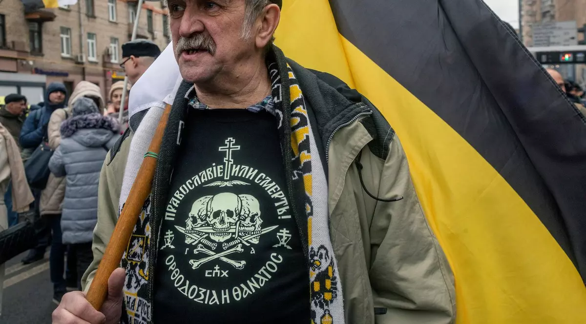 Drapelul lui Alexandru al II-lea arborat de naționaliști ruși FOTO Profimedia