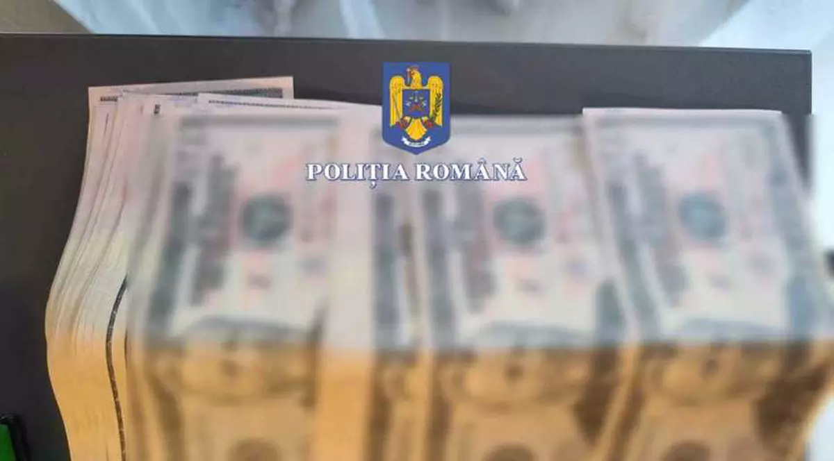 Tânără din București, reținută după ce a furat banii părinților și i-a înlocuit cu bancnote false. Cum a fost prinsă