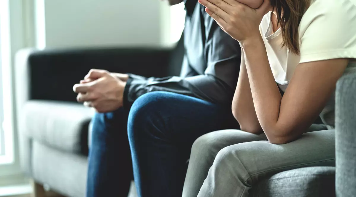 Fenomen îngrijorător: persoane infectate cu HIV/SIDA își ascund boala și fac sex neprotejat. Ce riscă din punct de vedere legal