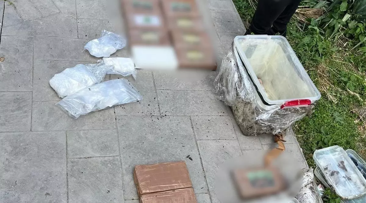 14 kilograme de cocaină, descoperite în urma unei percheziții domiciliare în Giurgiu. La ce valoare se ridică „prada”