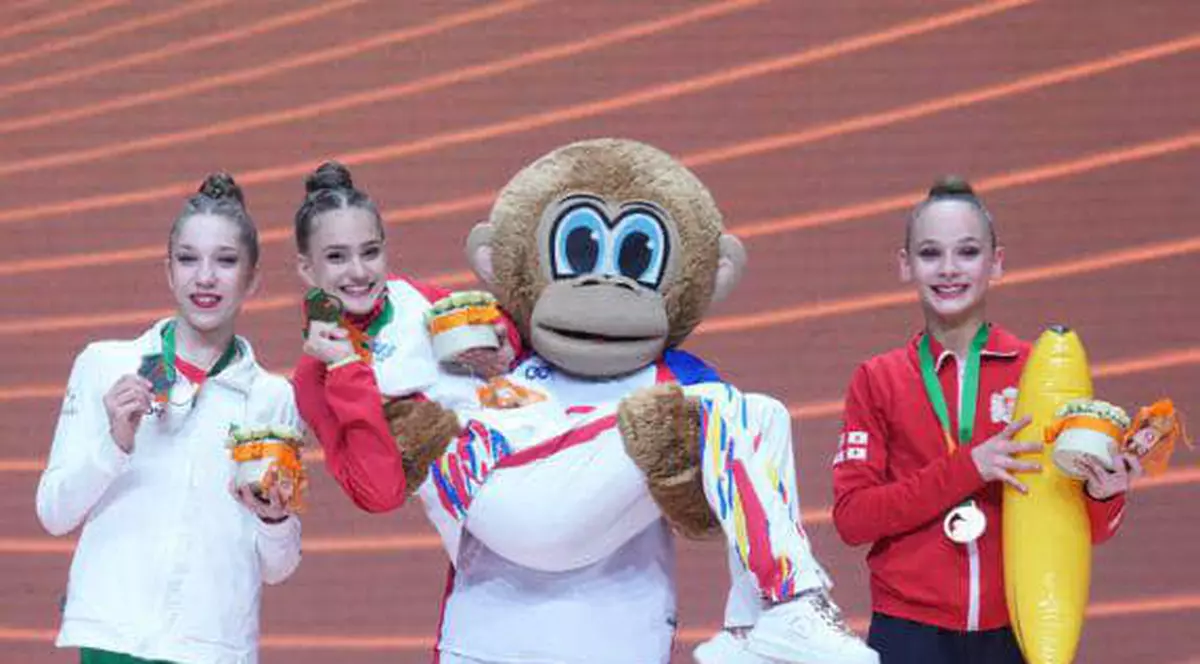 Amalia Lică, 4 medalii de aur la CE de gimnastică ritmică pentru junioare. Campioana se pregătește pentru Evaluarea Națională