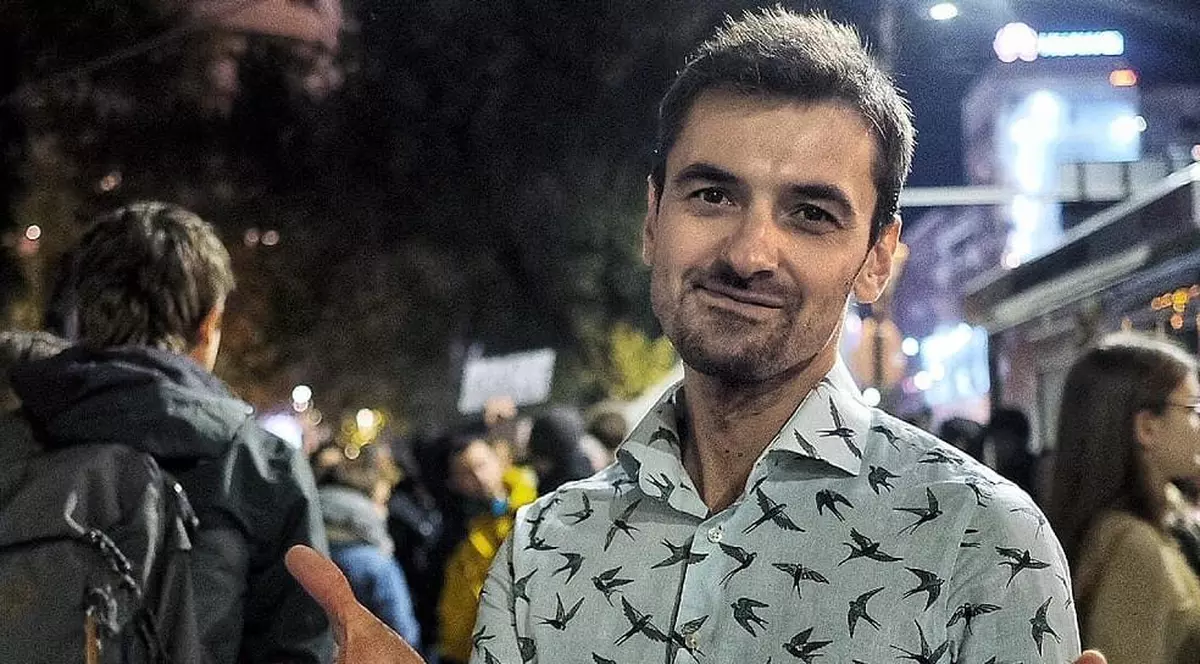 Activistul Alex Găvan, agresat pe o stradă din Corbeanca, după ce a vrut să despartă doi tineri care se luaseră la bătaie