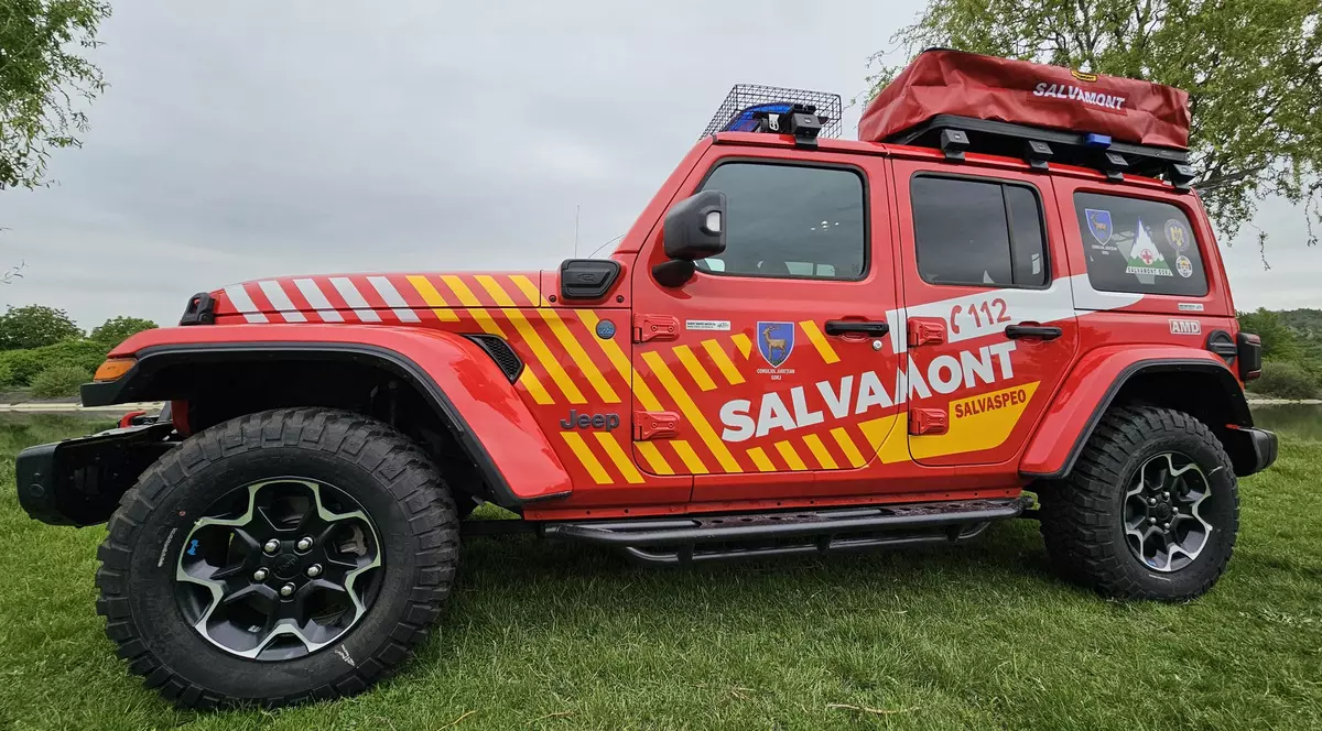 Cea mai performantă ambulanţă de teren din România se află în Gorj. Cu ce tehnologie e echipată