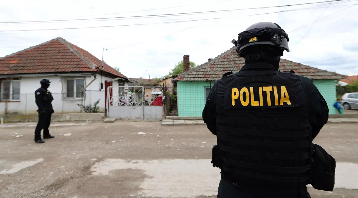 Bărbat împușcat la Buftea, cu o armă air-soft, în timpul unor activități electorale. Agresorul, audiat de polițiști