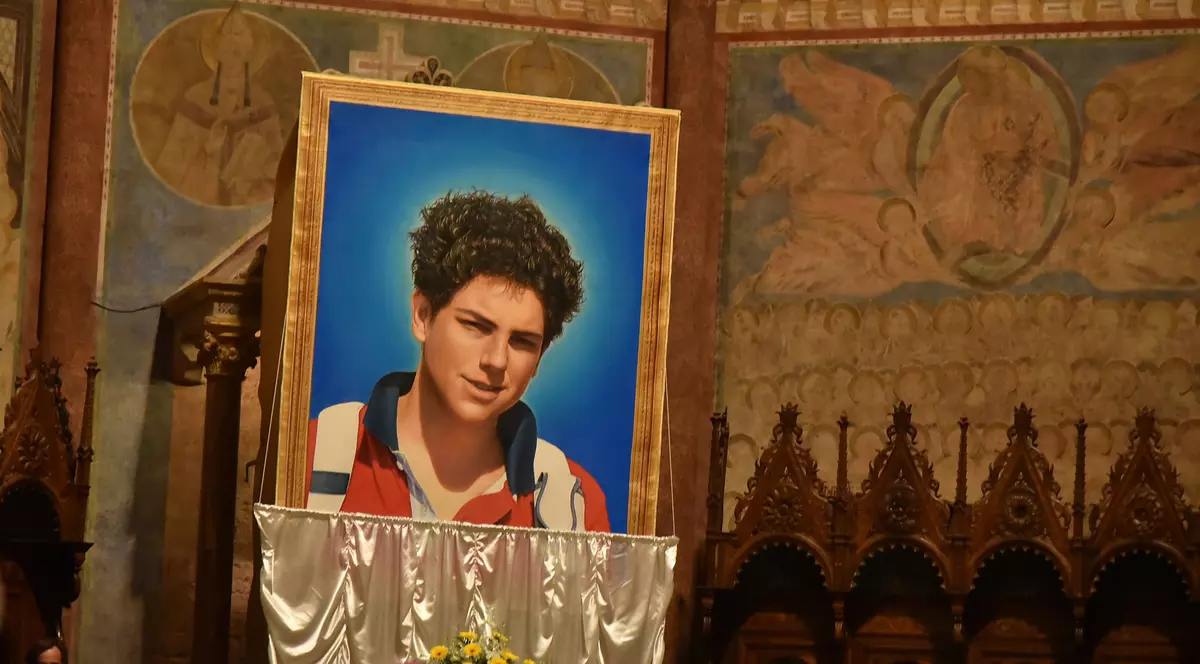 Primul sfânt din generaţia milenialilor. Papa Francisc a deschis calea canonizării lui Carlo Acutis, „influencerul lui Dumnezeu”