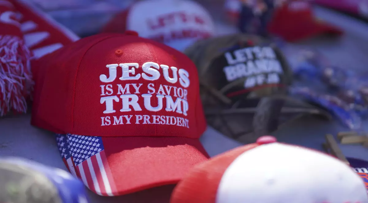 „Iisus este mântuitorul meu, Trump este președintele meu” Foto Profimedia