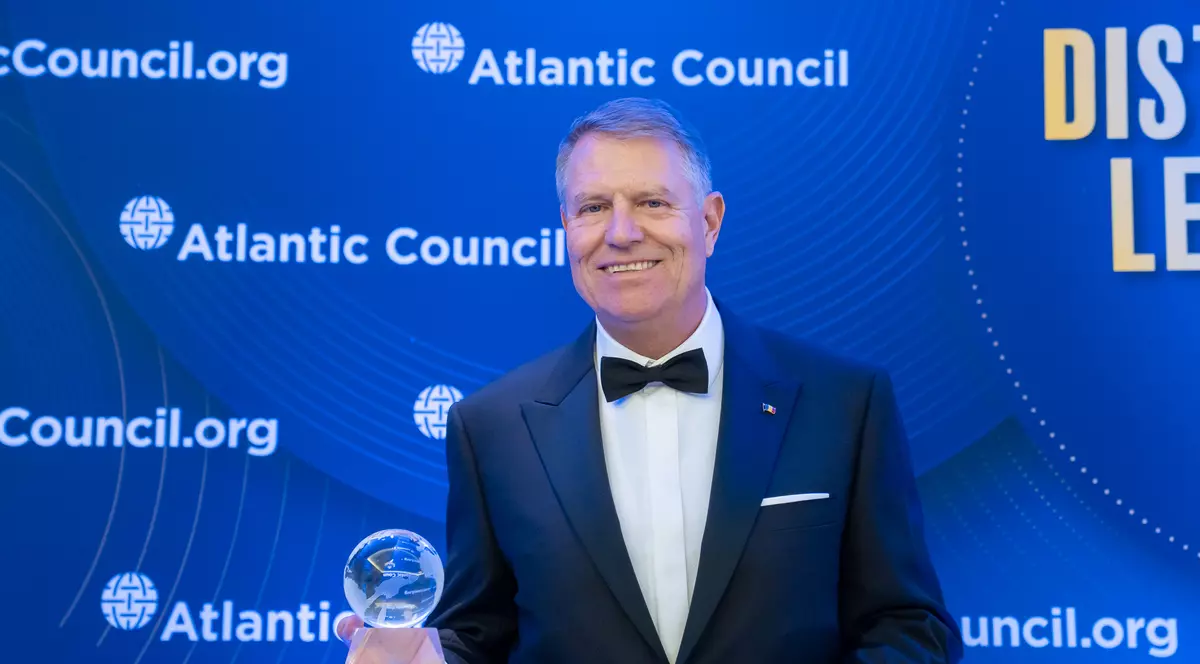 Iohannis, primul șef de stat european care a primit premiul Distinguished International Leadership, acordat de Consiliul Atlantic: „SUA nu au un aliat mai bun decât România”