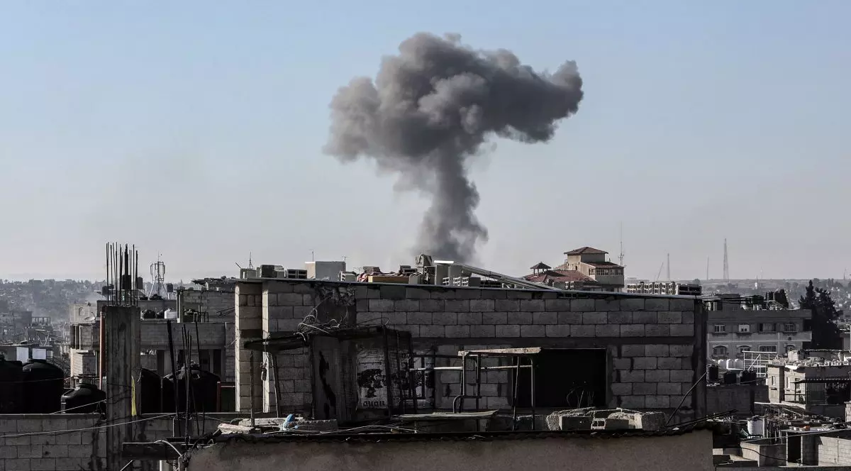 Israelul a atacat Rafah la o zi după tirul de rachete lansat de Hamas către Tel Aviv. Zeci de palestinieni au murit