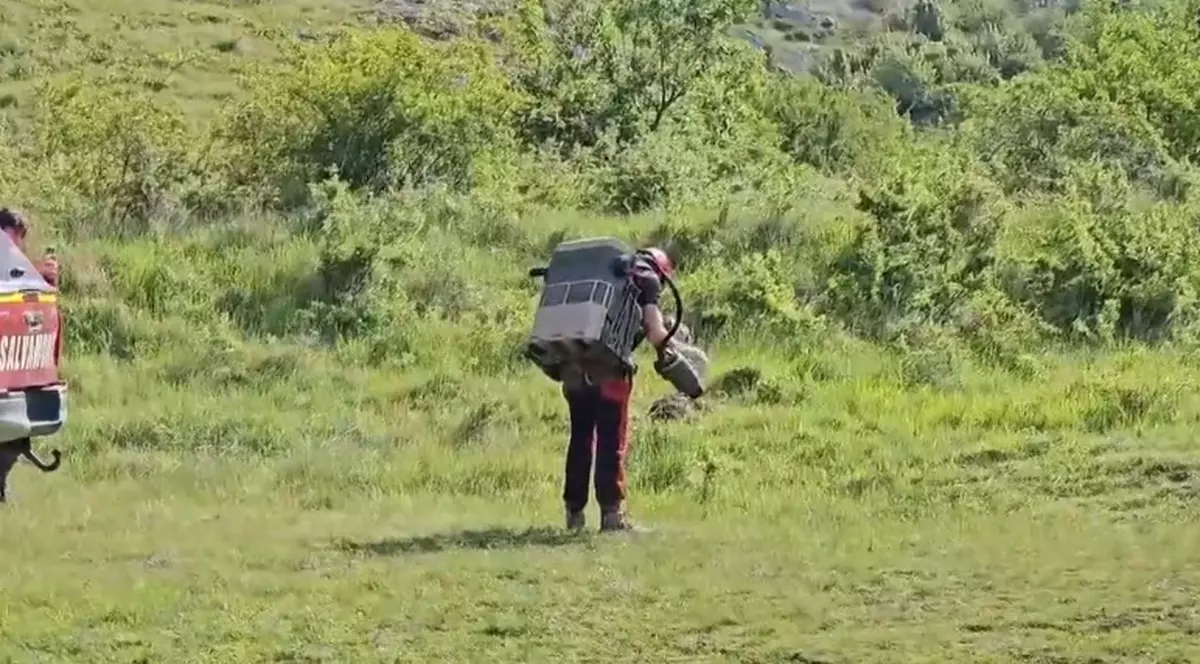 Un jet-pack, testat cu succes de Departamentul pentru Situații de Urgență. Cât costă „rucsacul zburător” | VIDEO