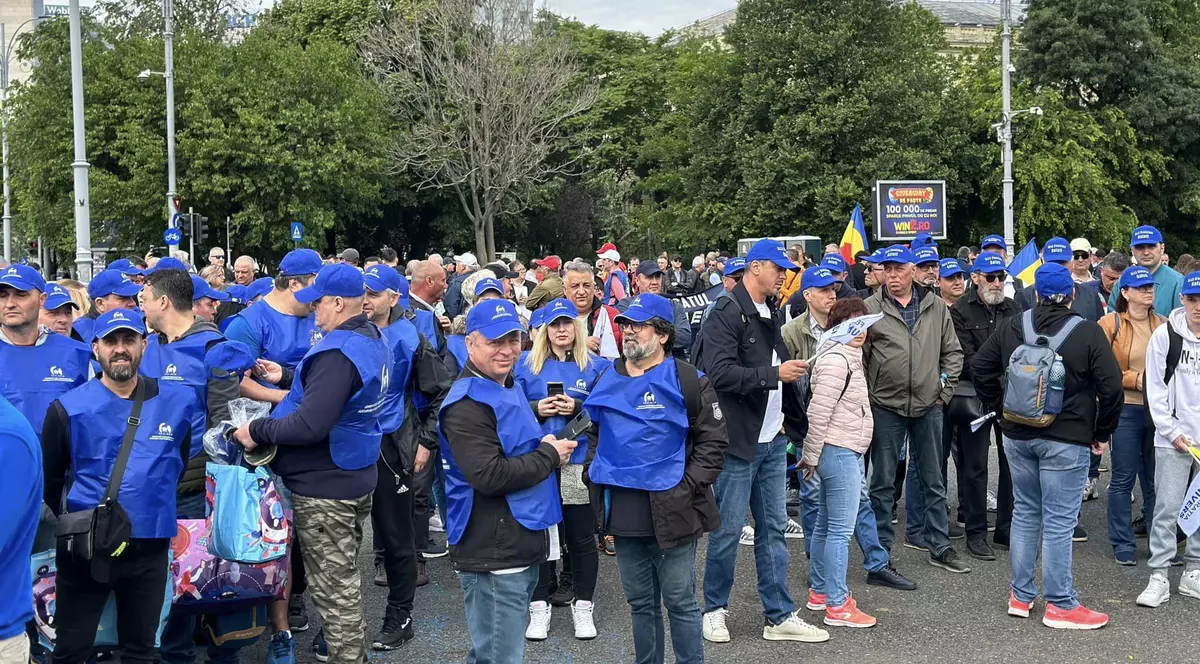 Sindicalisti iesiti in strada FOTO Facebook Blocul National Sindical