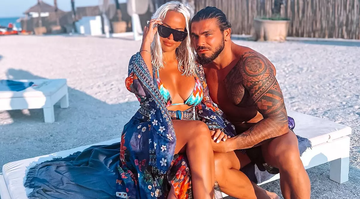 Anda Adam și Yosif Mohaci se căsătoresc astăzi. Artista va purta trei rochii de mireasă. Cum arată decorul de la intrarea în restaurant