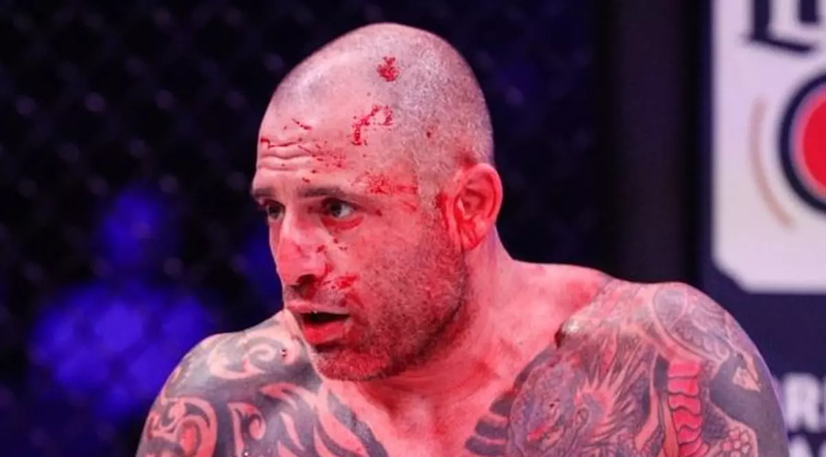 Un luptător israelian de MMA a supraviețuit unei tentative de asasinat, înaintea unei competiții din Ucraina, încuindu-se în podul hotelului. Cine l-a atacat | VIDEO