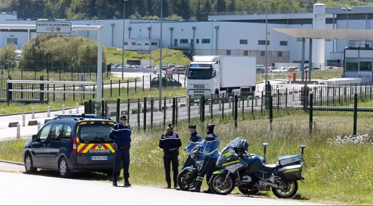 Românul care a sunat la poliție și a spus că e „un terorist trimis de Al-Qaeda și a pus bombe la abatorul Kermené”, condamnat: „Mă simțeam invincibil”