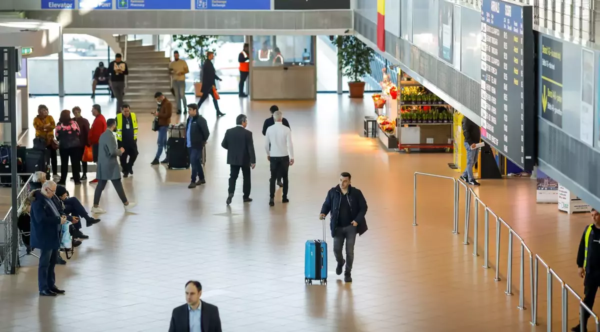 VIDEO „Avarie importantă” pe Aeroportul Otopeni. Sunt probleme cu aerul condiționat, zona de îmbarcări e cea mai afectată