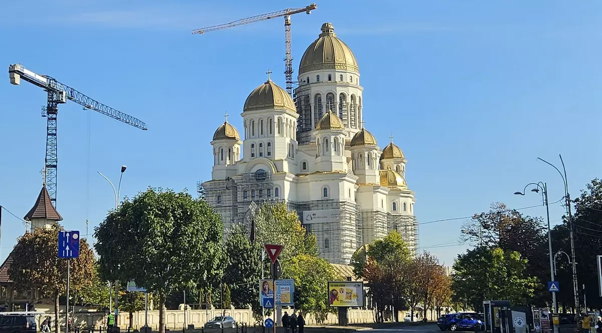 INTERVIU | Cum s-au construit biserici în România după 1989. Giuseppe Tateo, antropolog italian: „Religia a fost acaparată de noile elite pentru a-și legitima prezența publică”