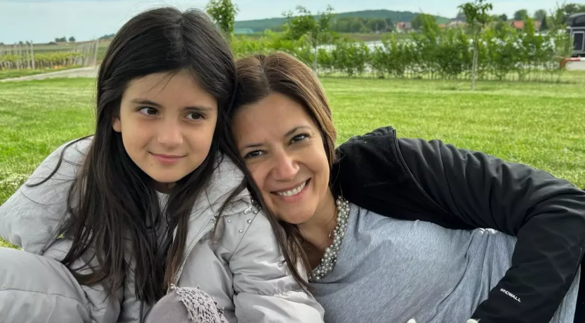 Amalia Enache și fiica ei