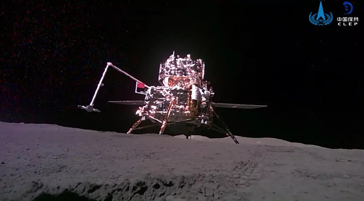 Chang’e-6, pe suprafața Lunii