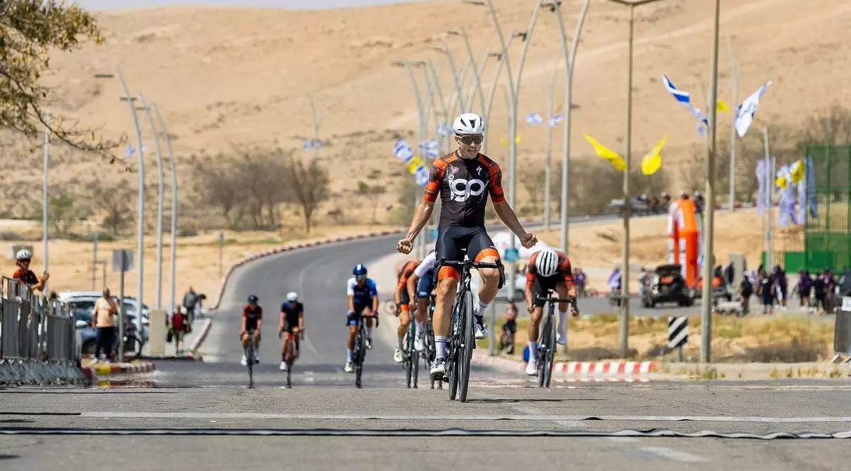 Un ciclist din echipa Israelului a murit când se antrena, lovit de o maşină condusă de un şofer beat şi fără permis care fugea de poliție