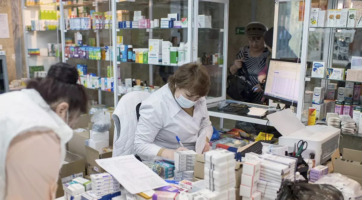 EXCLUSIV | Profiturile lanțurilor de farmacii din România s-au dublat în patru ani, iar cele ale producătorilor de medicamente au crescut cu peste 75%