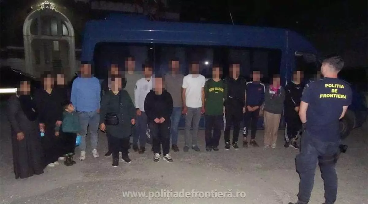 Migranți sirieni, prinși de polițiștii de frontieră din Dolj după ce au traversat ilegal Dunărea cu o ambarcațiune