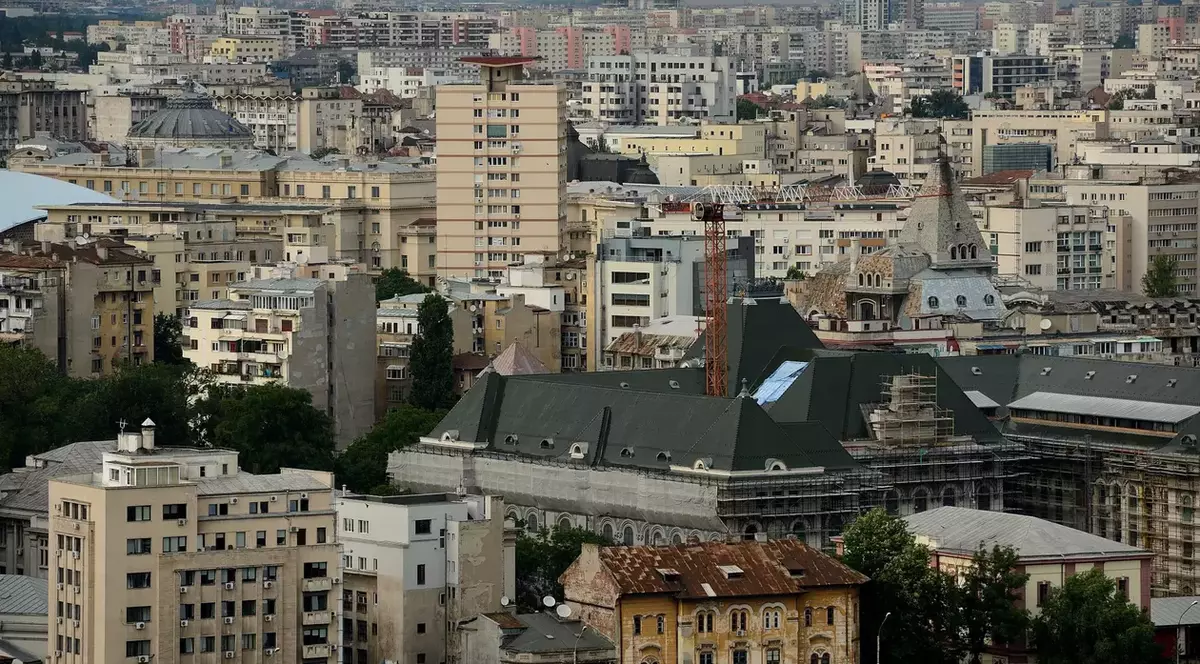 Spitalul Colentina și sute de blocuri din București, fără apă caldă în următoarele zile, pentru lucrări. Zonele afectate