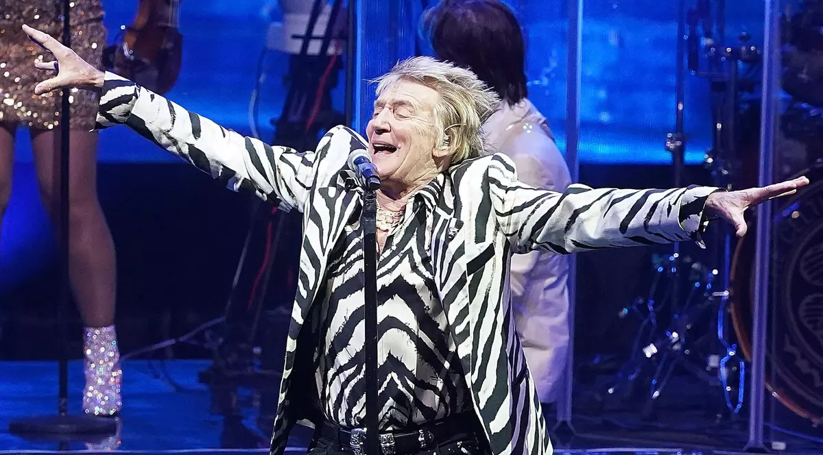 Motivul pentru care Rod Stewart rezervă mereu două camere de hotel: „Nu e legendă. Așa pot să mă desfășor”