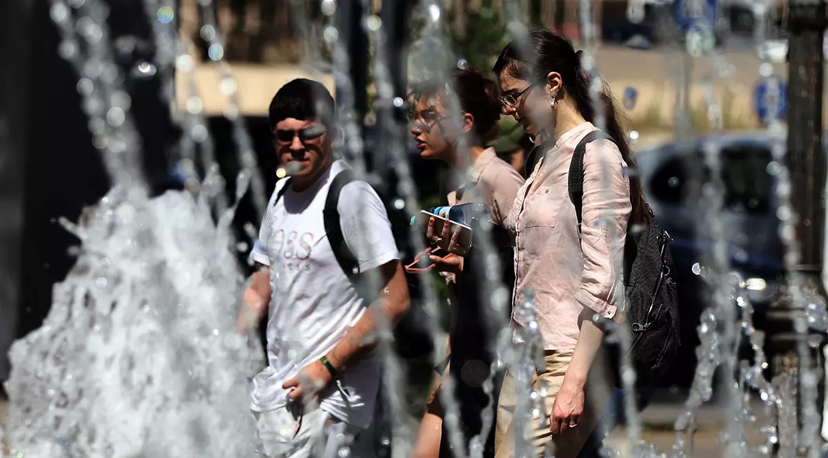 Cod galben de caniculă în mai multe județe din țară, până marți. Harta zonelor vizate. Cum va fi vremea în București