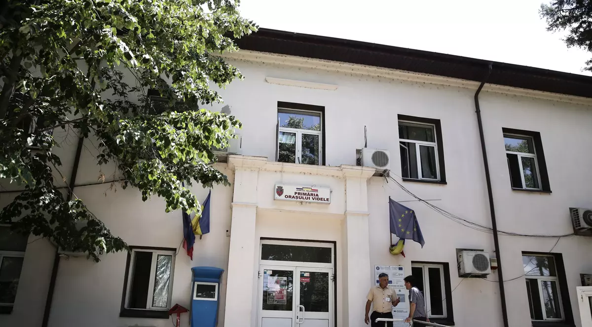 REPORTAJ | Pe urma celor 129 de voturi verzi pe pereți pentru UDMR, în Videle, Teleorman. Localnic: „Unguri nu știu, nu cunosc, dar chinezi avem destui!”