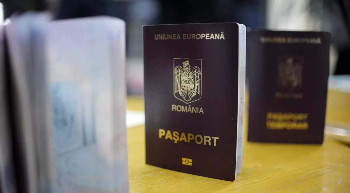 Pașaport românesc FOTO Hepta