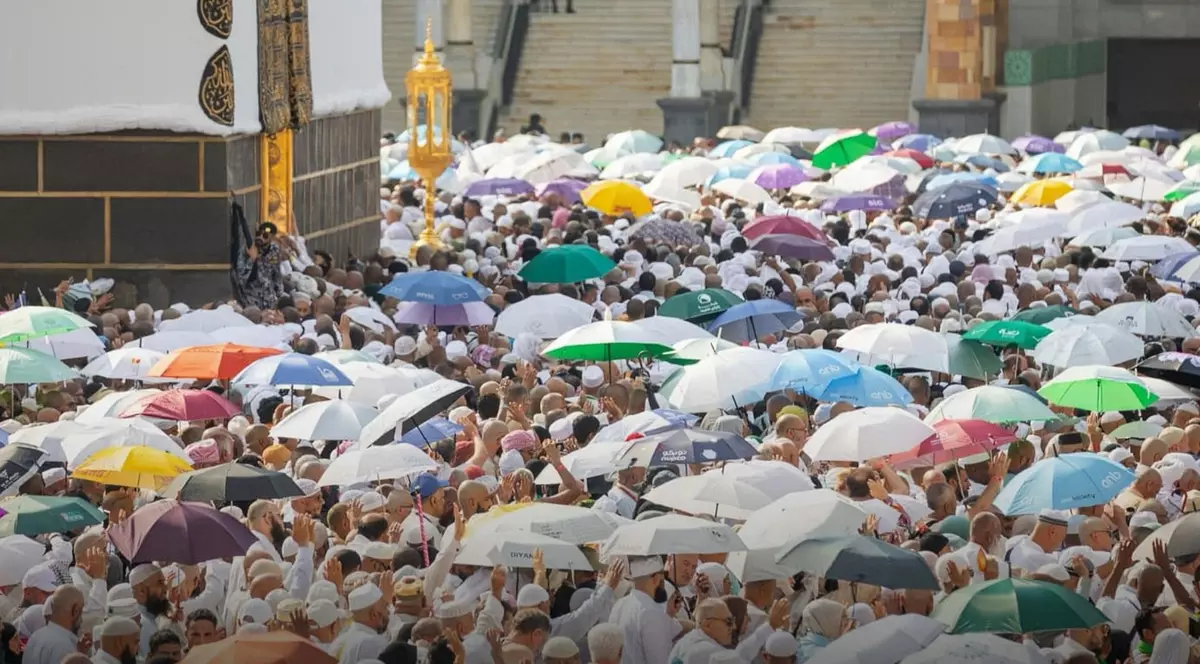 Peste 550 de persoane au murit în timpul pelerinajului la Mecca, unde temperatura a depășit 50°C