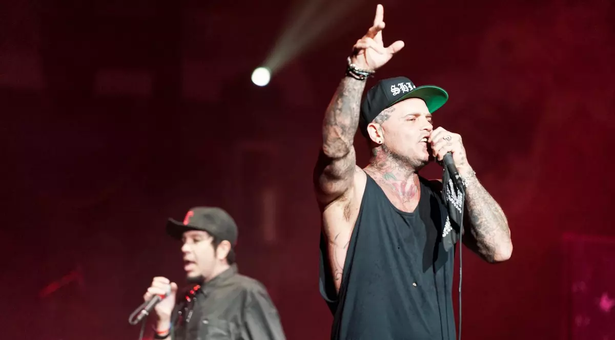 Shifty Shellshock, liderul trupei Crazy Town și interpretul piesei „Butterfly", a murit la 49 de ani