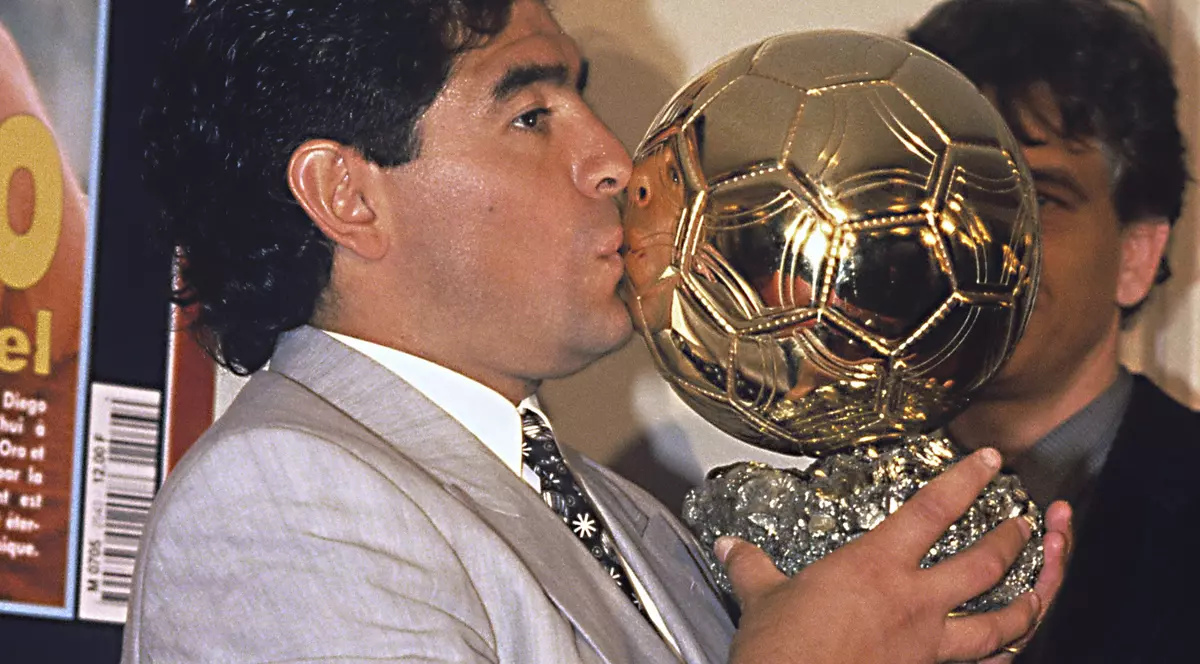 Balonul de Aur câștigat de Diego Maradona în 1986 a fost sechestrat de justiția din Franța