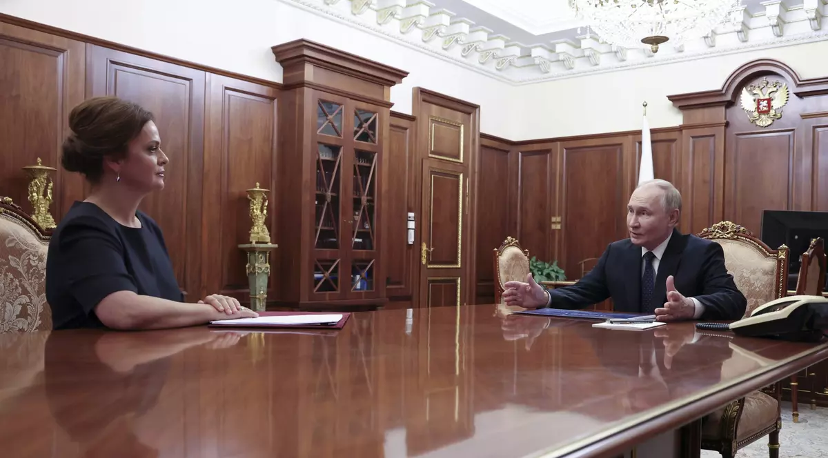 Putin continuă epurările în Ministerul Apărării. A demis patru miniștri adjuncți și a numit o rudă pe un post vacant