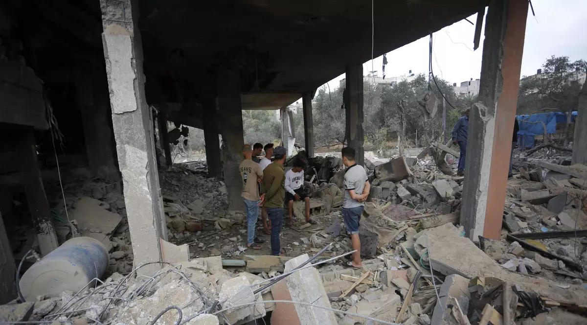 Zeci de morți după un atac israelian asupra unei școli ONU din Gaza. „Ne-au ucis copiii în timp ce dormeau”. Israelul spune că a lovit „o bază Hamas”