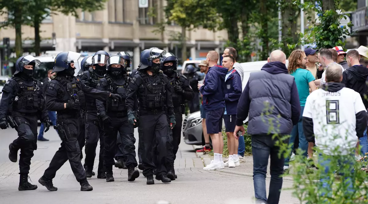 Utrași români, reținuți la intrarea în Germania. „Au fost ținuți ore în șir în arest, după care au fost expulzați de unde au venit”