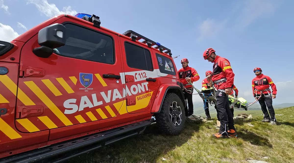 Sfatul salvamontiștilor pentru românii care merg la munte pe caniculă. Ce trebuie să evite